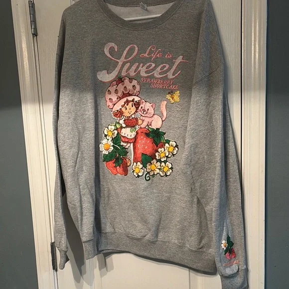 Strawberry Shortcake Theme Gray Crew Neck Sweatshirt XL Oversized - Picture 1 of 5